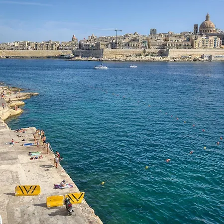 Luxurious 1br In Tigne, With Pool By 360 Estates * Sliema