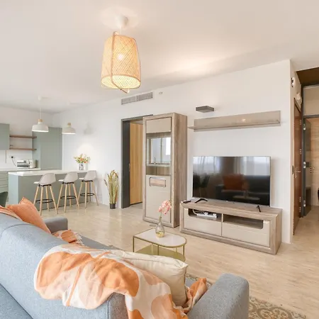 Luxurious 1br In Tigne, With Pool By 360 Estates Apartment Sliema